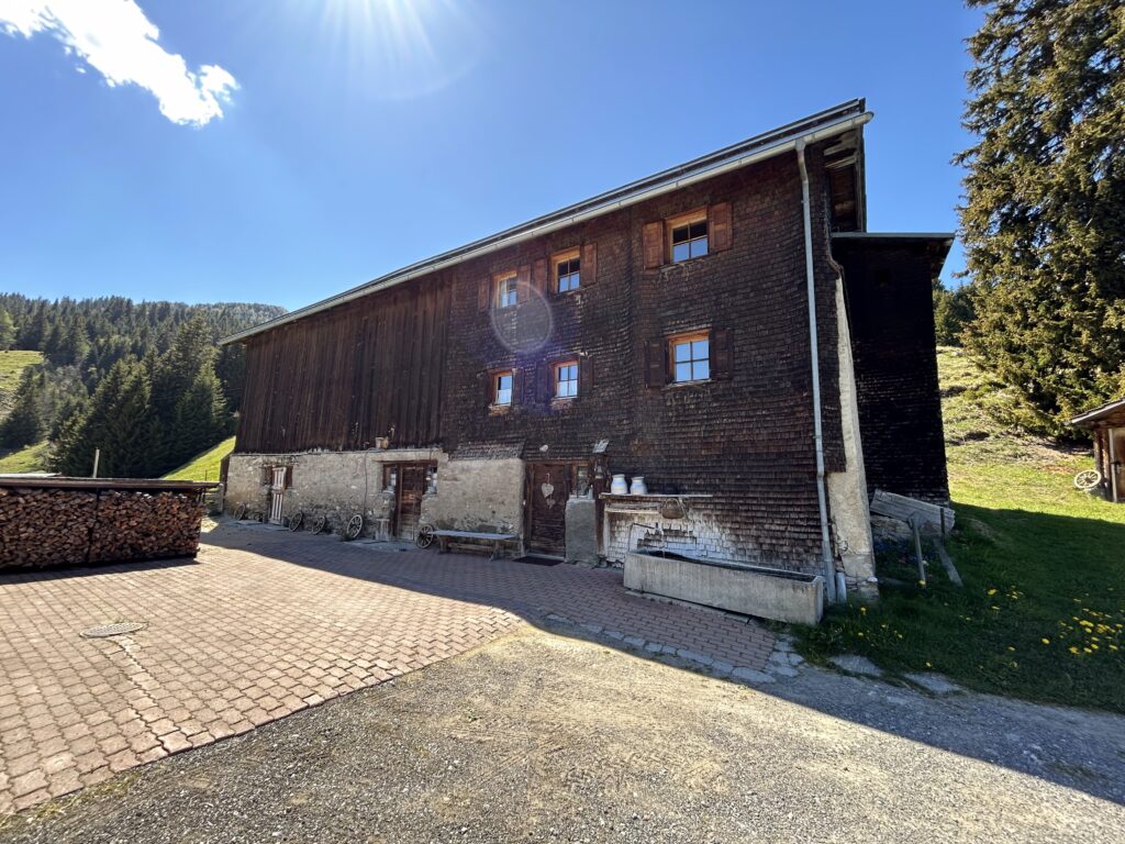 Tgantieni 13