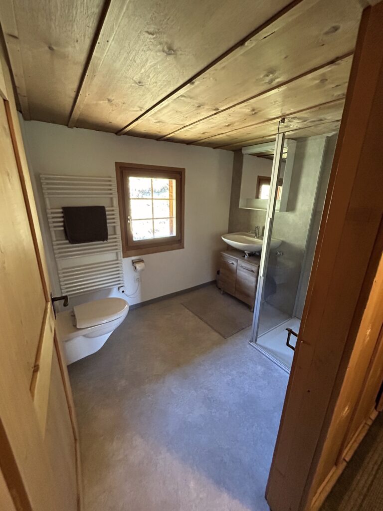 Badezimmer im Maiensäss